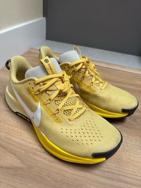 Nike Pegasus Trail 5 Yellow Running Shoes with White Swoosh